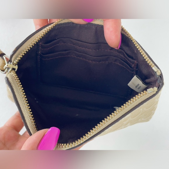 MT330-Pre-Loved COACH Large Flap Wallet w/Matching Wristlet - Picture 12 of 14